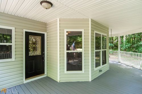 155 Oak Leaf Dr, Carrollton, GA 30116-7549