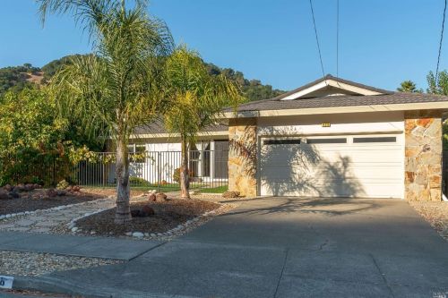 428 Blackstone Dr, San Rafael, CA 94903-1302