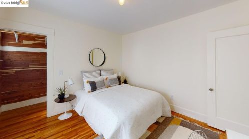 1135 Ward St, Berkeley, CA 94702-2233