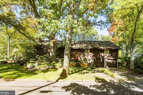 221 Elm Ave, Tavistock NJ 08033-2538 exterior