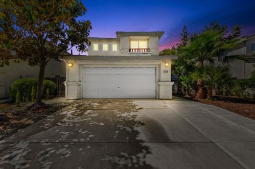 8119 Village Brook Way, Elk Grove, CA 95758-1199