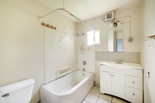 724 Acacia Ave, Glendale CA  91205-3006 exterior