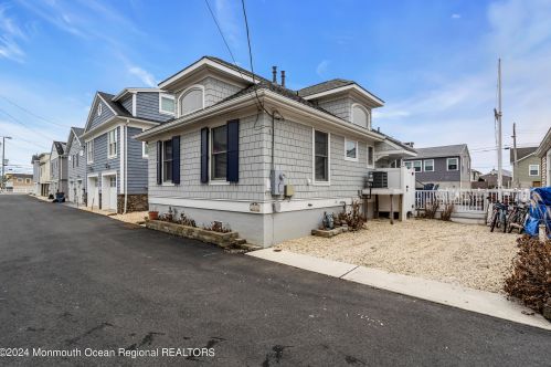 211 Canal Ln, Lavallette NJ  08735-1604 exterior