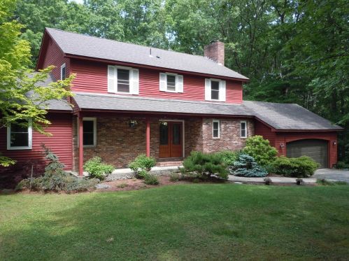 3 Debbie Ter, Derry, NH 03038-5278