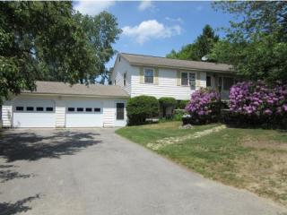 8 Donald Ave, Allenstown, NH 03275-1118