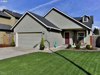 52080 Sauer Ct, Scappoose, OR 97056-3843