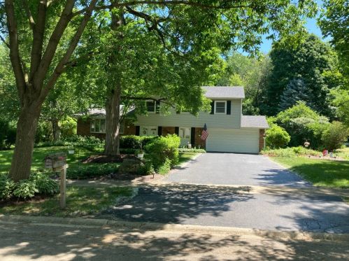 504 Clover Ln, Lemont, IL 60440-1416