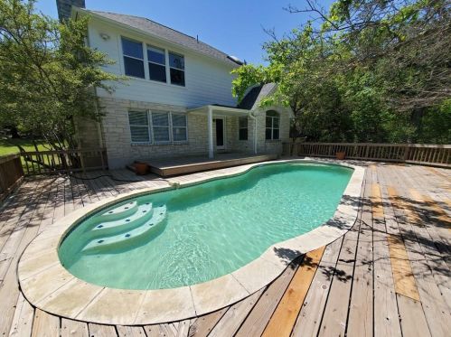 1133 Elder Cir, Austin TX  78733-3422 exterior