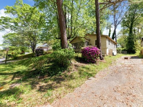 2778 Harlan Dr, Atlanta GA  30344-3761 exterior