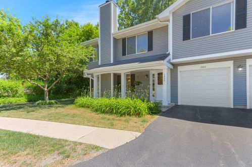 1300 Barclay Ln, Bannockburn, IL 60015-2235