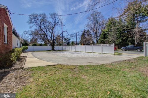 11025 Lockwood Dr, Silver Spring MD 20901-4514 exterior