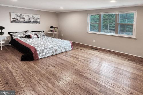 8406 Great Lake Ln, Springfield VA  22153-4004 exterior