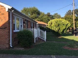 716 Nickoles Ln, Norfolk, VA 23513-2820