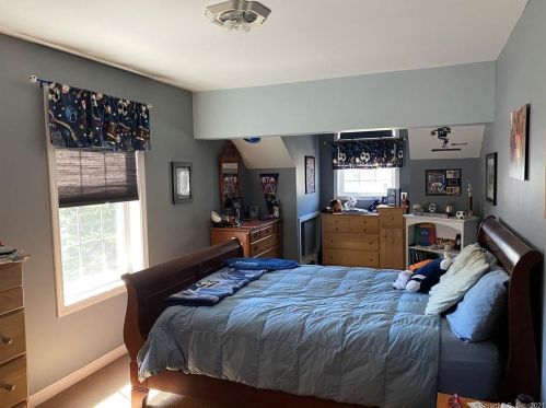 115 Edgewood Rd, Niantic CT  06357-1615 exterior
