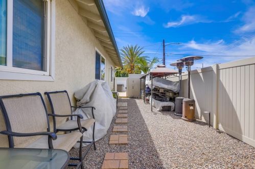 305 Kenmore St, Anaheim CA  92804-2114 exterior