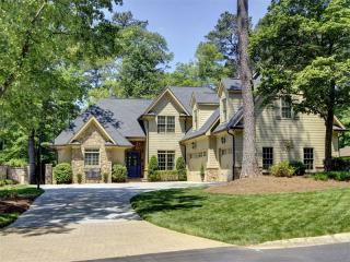 543 Ridgewater Dr, Marietta, GA 30068-4073