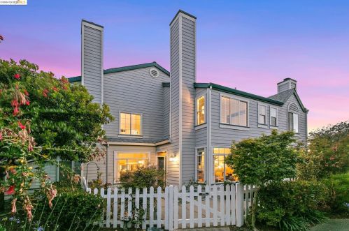 502 Commodore Dr, Richmond CA  94804-4583 exterior