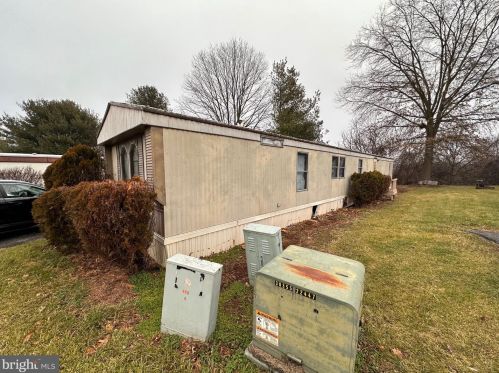 3 Shawna Ave, York, PA 17402-9589
