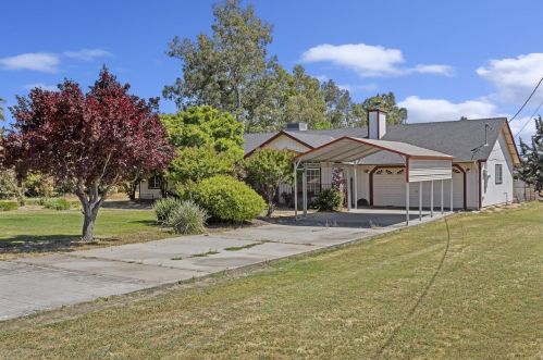 17482 Melba Dr, Madera, CA 93638-9606