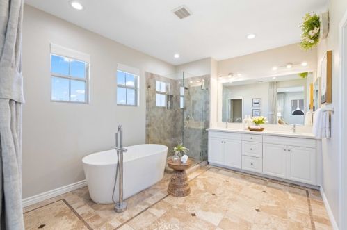 103 Rinaldi, Irvine CA  92620-2865 exterior