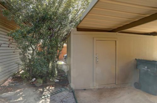 2010 Embassy Way, Carrollton TX 75006-1706 exterior