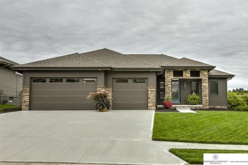 9001 169th St, Bennington, NE 68007