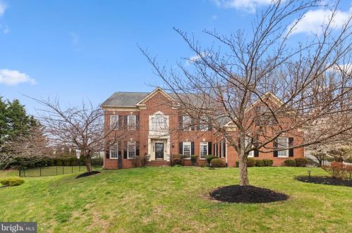 1068 Cedar Chase Ct, Herndon, VA 20170-2477
