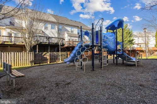 2419 Dew Meadow Ct, Herndon VA  20171-3079 exterior
