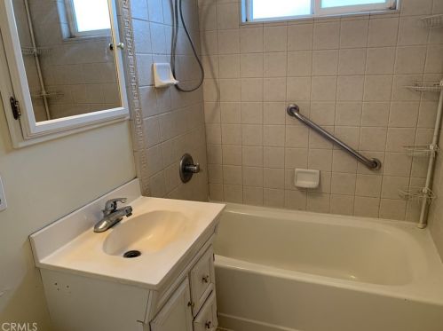3910 184th St, Torrance, CA 90504-4810