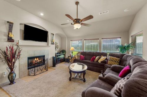 804 Sequoia Way, Fort Worth TX  76131-3557 exterior