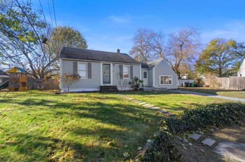 25 Tobey Ct, Warwick, RI 02886-9634