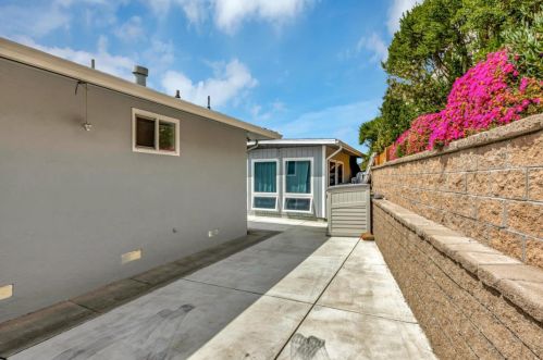 1924 Marineview Dr, San Leandro CA 94577-5315 exterior