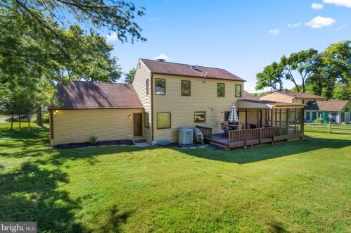 15025 Snowden Dr, Silver Spring MD 20905-5663 exterior