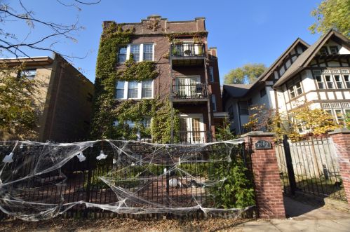 7612 Rogers Ave, Chicago, IL 60626-7200