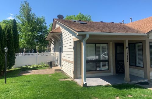 1552 Ranchview Dr, Naperville IL  60565-6715 exterior