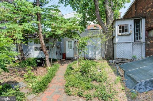 451 Market St, York PA 17403-1255 exterior