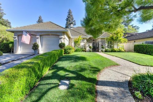 2216 Meadow Lake Dr, Stockton, CA 95207-4528