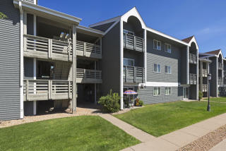 1351 Carling Dr, Saint Paul MN  55108-5232 exterior