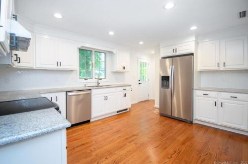 2719 Ellington Rd, Wapping, CT 06074-1703