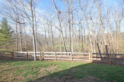 9655 Fallsridge Ct, Cincinnati OH 45231-2885 exterior