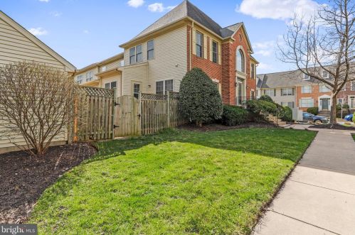 2219 Lamp Post Ln, Frederick, MD 21701-3225