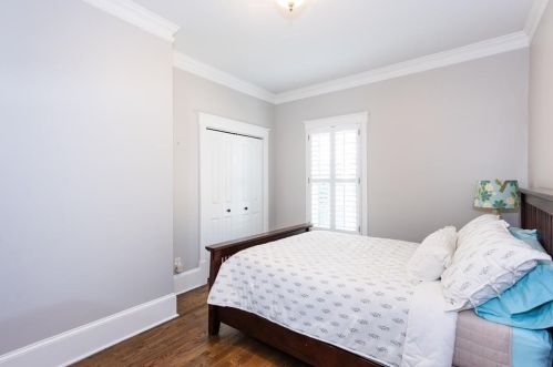 1355 Mercer Ave, Atlanta GA  30337-1516 exterior