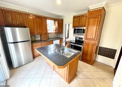 470 Rockaway Rd, Dover NJ  07801-4311 exterior