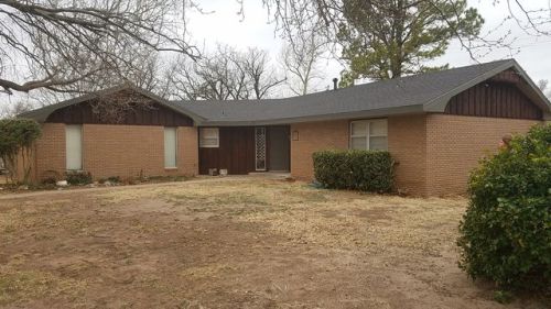 714 Woodridge St, Fairview, OK 73737-2424