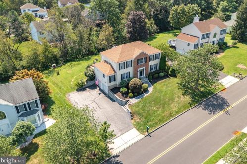 64 Concord Ridge Rd, Flemington, NJ 08822-2066
