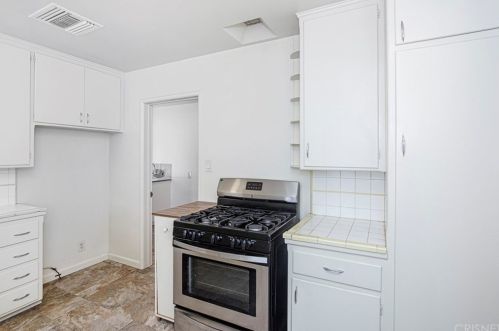 1828 Canada Blvd, Glendale CA  91208-2610 exterior