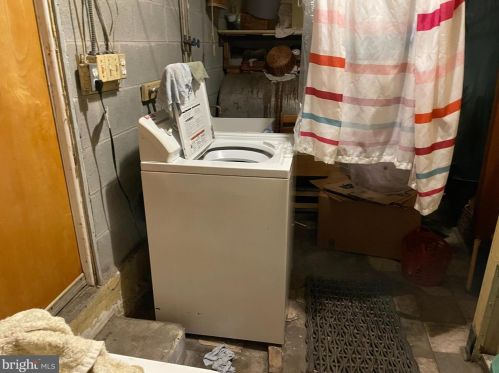 429 Allens Ln, Philadelphia PA  19119-1104 exterior