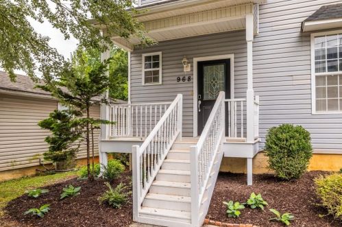 968 Herndon St, Atlanta GA  30318-5263 exterior