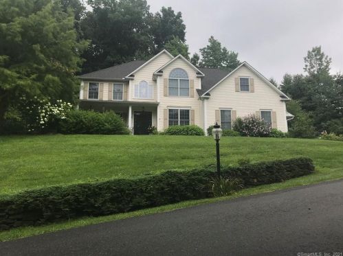 8 Long Hill Dr, Somers, CT 06071-1266