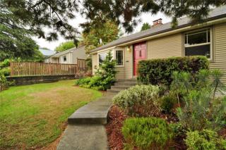 3243 22nd Ave, Seattle, WA 98199-2306
